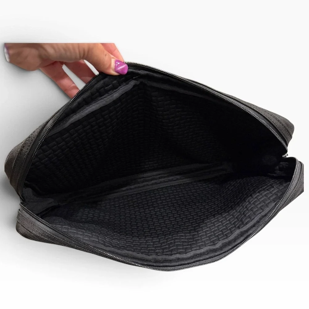 Tumi Laptop Sleeve Unisex Black Ballistic Nylon Padded Quilted 14 inch Case